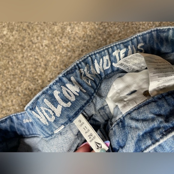 Volcom Jeans Shorts Juniors Size 9 Blue Denim Distressed Button Fly - Picture 2 of 5